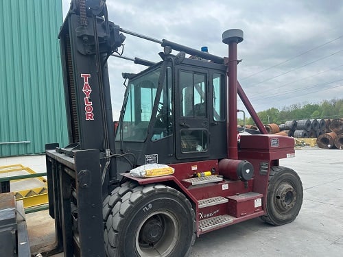 30000 lb. Taylor #TX300S Series Big Red forklift - Image 2