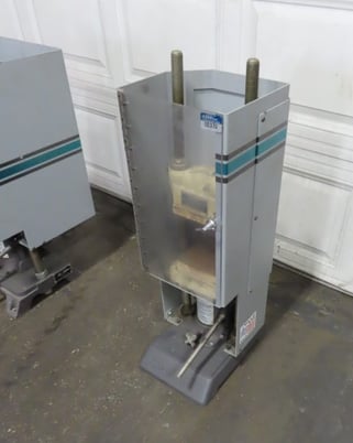 12 Ton, Carver #3912, hydraulic press, 6" x 6" platens, hinged safety door, no heating elements included - Image 2