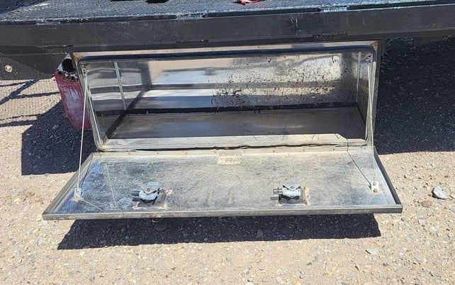 Truck bed with Tommy gate - Image 7