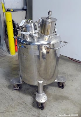 66 gallon Lee Industries #200-LDBT, Pressure Mix Tank, 316L Stainless Steel, 200 L, Dual 3 blade turbine - Image 1