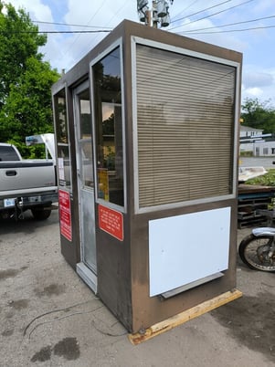 4' x 6' 4" x 7' 4" Porta-King #54-CSL, toll booth, w/ electric panel - Image 4