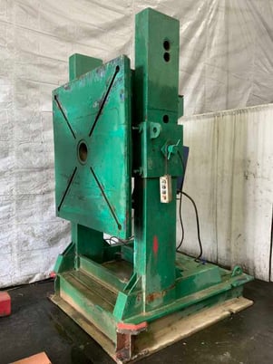 24000 lb. Ransome #7H, headstock tailstock weldikng positioner, 60" x 60" table, 5 HP - Image 2