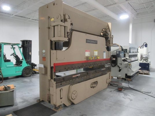 175 Ton, Cincinnati #175FMIIx10, CNC hydraulic press brake, 12' overall, 126" between housing, 10" throat, 8" - Image 1