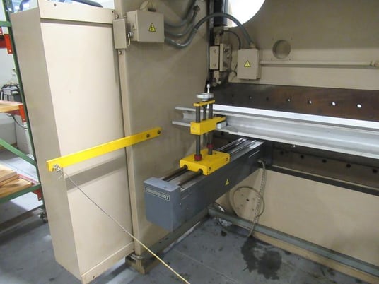 175 Ton, Cincinnati #175FMIIx10, CNC hydraulic press brake, 12' overall, 126" between housing, 10" throat, 8" - Image 2