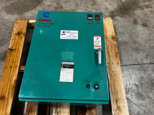 125 Amp. Cummins, Onan 306-3487-06, automatic transfer switch, 480 Volts, 3 phase, Nema 1 - Image 1
