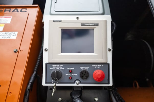 350 KW Generac #8DC4, diesel industrial generator, 120/208 Volts, 2005 - Image 5
