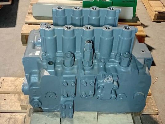 John Deere #YA00000517, control valve, fits ZX850 - Image 1