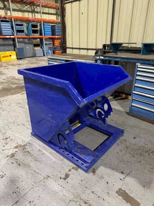 27 cu.ft. Greatbear, Self Dumping Hopper, w/ forklift pockets, 2023 - Image 7