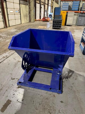 27 cu.ft. Greatbear, Self Dumping Hopper, w/ forklift pockets, 2023 - Image 9