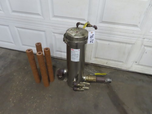 2.5" x 19.5" Cuno Filter #4DC2, 3M, 316 Stainless Steel housing, (4) cartridges, 2" ball valve on the - Image 1