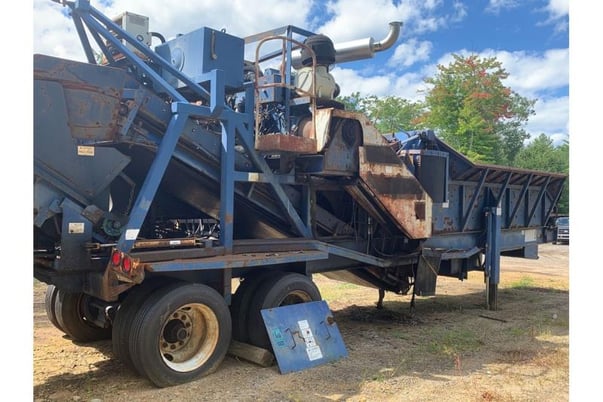 Peterson Pacific #2400A, Wood Grinder, 425 HP Diesel Engine, 1998 - Image 2