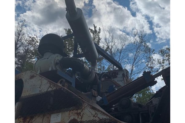 Peterson Pacific #2400A, Wood Grinder, 425 HP Diesel Engine, 1998 - Image 4