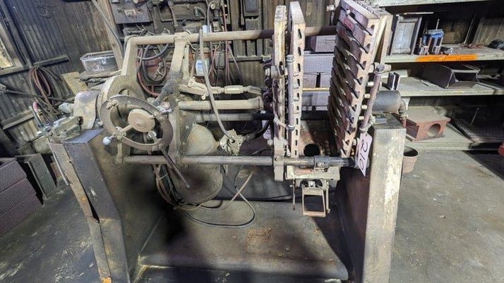 Dependable #400FA, shell core machine with gas panel & hydraulic unit - Image 1