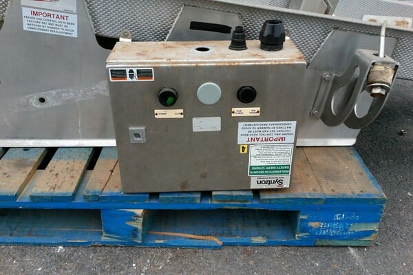 24" wide x 8' long, FMC, vibrating conveyor, cable suspended - Image 4