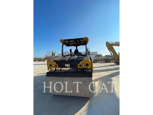Caterpillar CB10, Vibratory Single Drum Asphalt, 7 hours, S/N: L9R00481, 2023 - Image 3