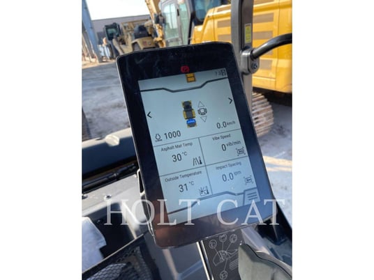 Caterpillar CB10, Vibratory Single Drum Asphalt, 7 hours, S/N: L9R00481, 2023 - Image 5