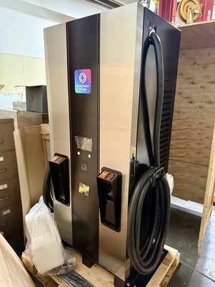 E Solutions, electric vehicle DC charger, 180 KW standalone fast, new - Image 1