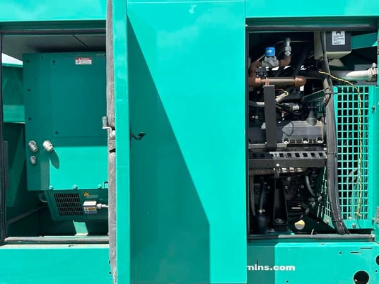 125 KW Cummins #GGHJ, Natural gas / propane generator set, 277/480 Volts, 257 hours, 176 HP @ 1800 RPM, Ford - Image 4