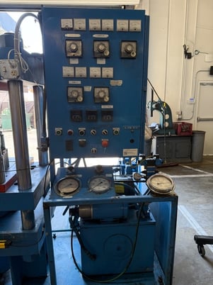 140 Ton, TMP #140-25x25, 4-post Hydraulic Press, 25" x25" platen, 27.5" open, 17" stroke, 5 HP, 3000 psi - Image 2