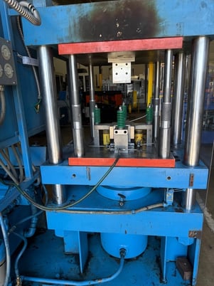 140 Ton, TMP #140-25x25, 4-post Hydraulic Press, 25" x25" platen, 27.5" open, 17" stroke, 5 HP, 3000 psi - Image 4