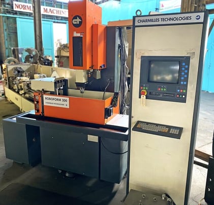 Charmilles #Roboform-200, Die Sinking Electrical Discharge Machine Machine, 16" width x 22" L Table, 21" Work - Image 4