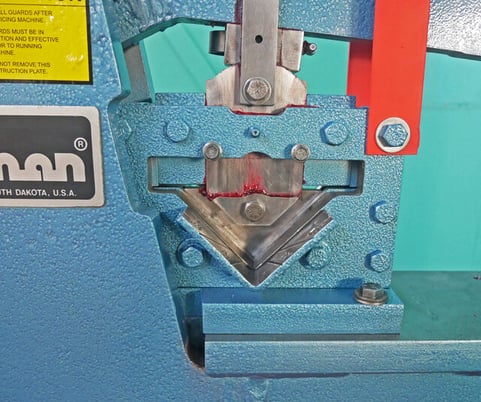 3" x 3" x 5/16" Scotchman #4014-CM, Hydraulic Ironworker, 40 Ton capacity, 1" Hole in 1/2" Plate, 3 HP, 220 V - Image 6