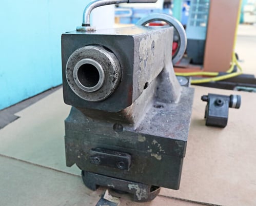 Quality, Tailstock, for 19" Lathe, 9.5" Center-Line height, 6" Travel, #4 MT Taper, 15.25" L x 10" width - Image 5