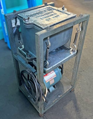 Rockette #800, Vibratory Finisher/Tumbler, 28" height, 1/2 HP, 110 V - Image 3