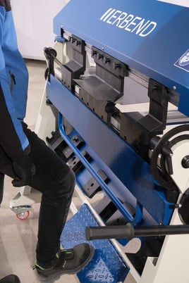 49.21" Erbend #UFA-1212, Manual Folder, 18 gauge, 8" Open Height, 19.6" Back Gauge, 8" Stroke Vertical Clamp - Image 10