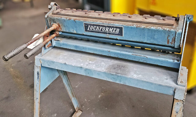 Lockformer #20-Gauge, Cleat Bender, 20 gauge capacity, 24" Forming length - Image 1