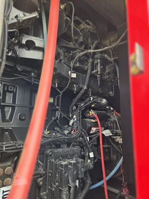 400 KW Baldor, towable generator, 3-phase, John Deere 6135 engine, enclosure - Image 10