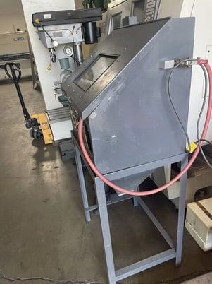 26" x 20" x 59" Trinco #CDB, Blast Cabinet - Image 2