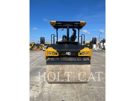 Caterpillar CB10, Vibratory Single Drum Asphalt, 77 hours, S/N: L9R00535, 2023 - Image 3