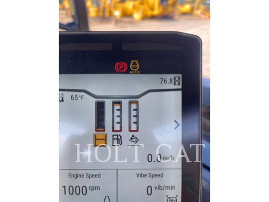 Caterpillar CB10, Vibratory Single Drum Asphalt, 77 hours, S/N: L9R00535, 2023 - Image 5