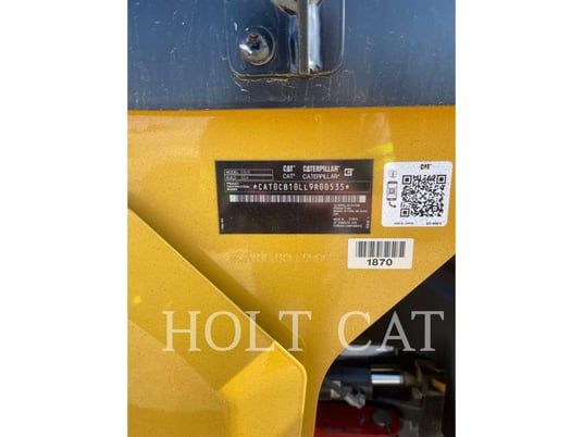 Caterpillar CB10, Vibratory Single Drum Asphalt, 77 hours, S/N: L9R00535, 2023 - Image 6