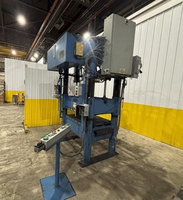 Beckwood #683640, 4-post hydraulic press, Allen Bradley PanelView 300 - Image 4