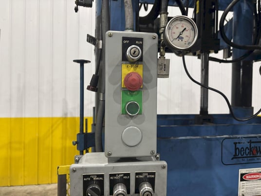 Beckwood #683640, 4-post hydraulic press, Allen Bradley PanelView 300 - Image 6