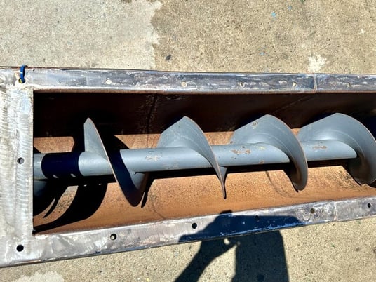 9" diameter x 13' long, Screw conveyor, carbon steel, 10" x 10" outlet - Image 3