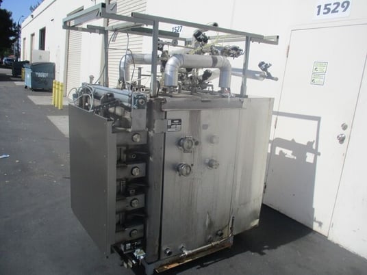 Steris Finn Aqua #GLP, stainless steam sterilizer / autoclave, 292&deg;F, 45 psi - Image 3