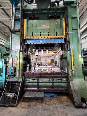 300 Ton, Danly #E2-300-84-48, straight side double crank, 24" stroke, 60" Shut Height, 10" adj., 22-30 SPM - Image 5