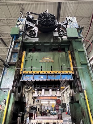 300 Ton, Danly #E2-300-84-48, straight side double crank, 24" stroke, 60" Shut Height, 10" adj., 22-30 SPM - Image 6