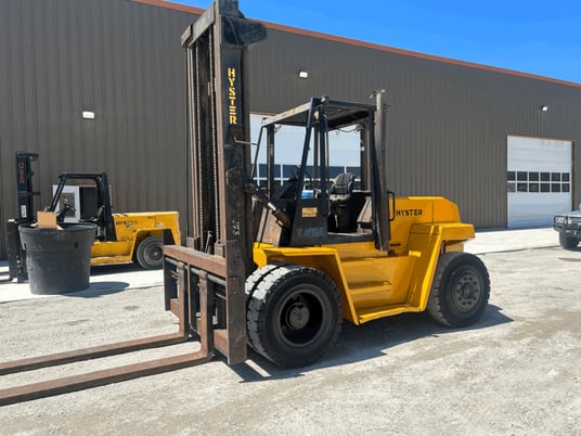18000 lb. Hyster #H190XL, forklift, hydraulic fork positioner, lift & tilt, air brakes, 3 speed motor, 1996 - Image 7