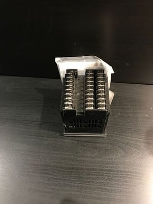 .5 HP Allen-Bradley, 25B-A2P5N114, VFD Mounting Base, Parts Only, 2.5 Amps, 200-240 Volts, 2014 - Image 3