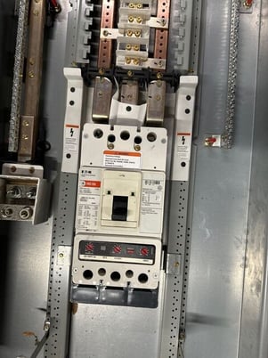 400 Amp. Eaton, PRL1A Pow-R-Line, Panelboard, 208Y/120 Volts 3PH 4W MCB Indoor Encl 42 Cir P087, New - Image 3