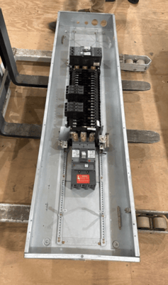 400 Amp. General Electric, AEF3424KBX, Panelboard, 208/120 Volts 3PH 4W 42Cir Indoor Encl MCB SGHA36AT0400 - Image 3