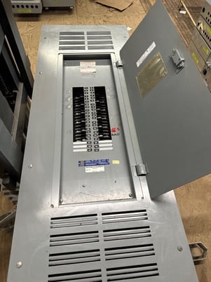 600 Amp. Square D NQOD442L600 NQOD, Panelboard, 208Y/120 Volts 3PH 4W 42 Circuit MAIN LUG P283 - Image 1