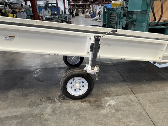 42" wide x 35' long, Bau-Man #194240575/3/60, incline flatbelt in-feed conveyor, 3 HP motor, 2018 - Image 4
