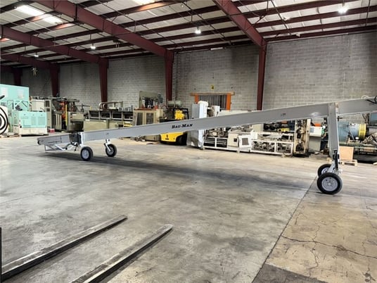 42" wide x 35' long, Bau-Man #194240575/3/60, incline flatbelt in-feed conveyor, 3 HP motor, 2018 - Image 8