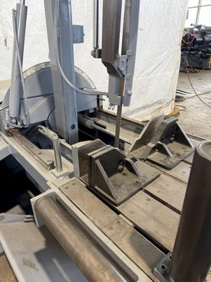 18" x 20" Hyd-Mech #V-18, vertical band saw - Image 7