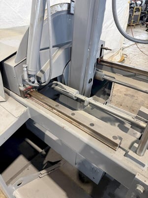 18" x 20" Hyd-Mech #V-18, vertical band saw - Image 8